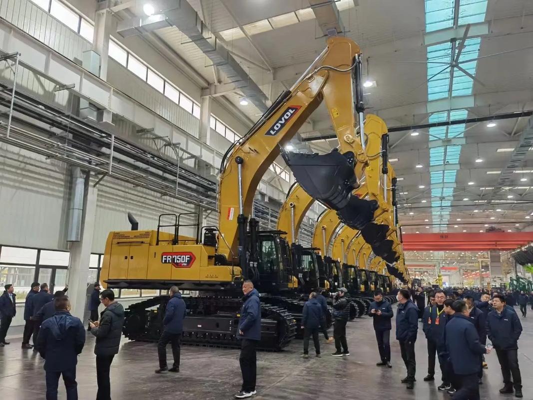 潍柴智慧重工新工厂 智能科技引领，年产逾两万台高能工程机械